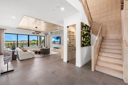 APX 625 Zenith Foyer2