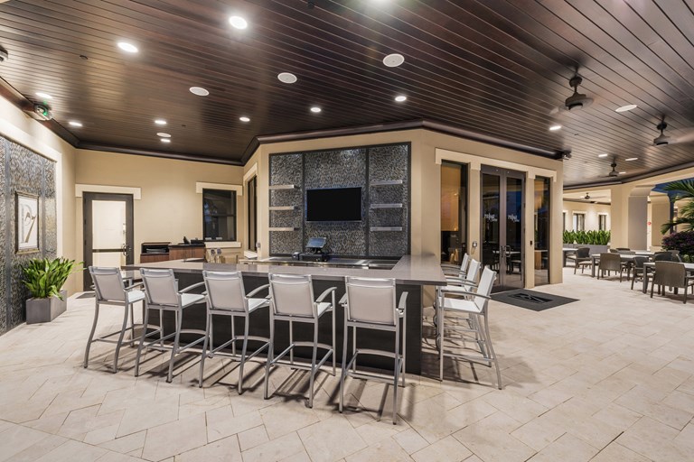 POOLSIDE BAR