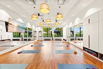 LOP Clubhouse Group Fit 1