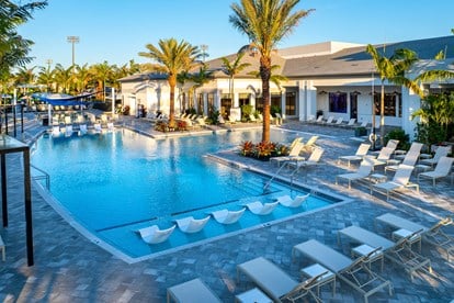 RESORT-STYLE POOLS