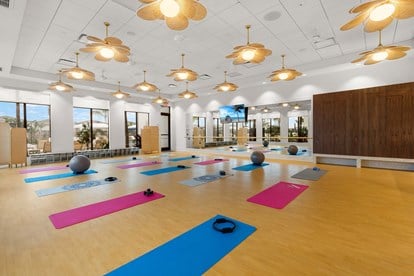 GROUP TRAINING STUDIO