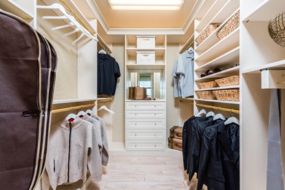 Mariana Master Bedroom Closet