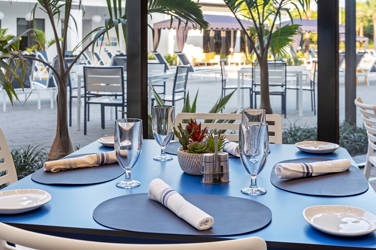 LO Luna bistro 1