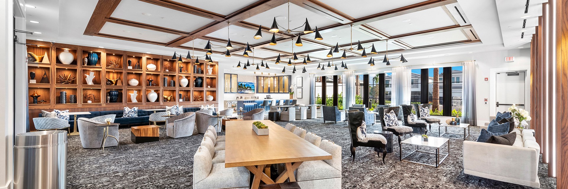 EXPANSIVE LOUNGE