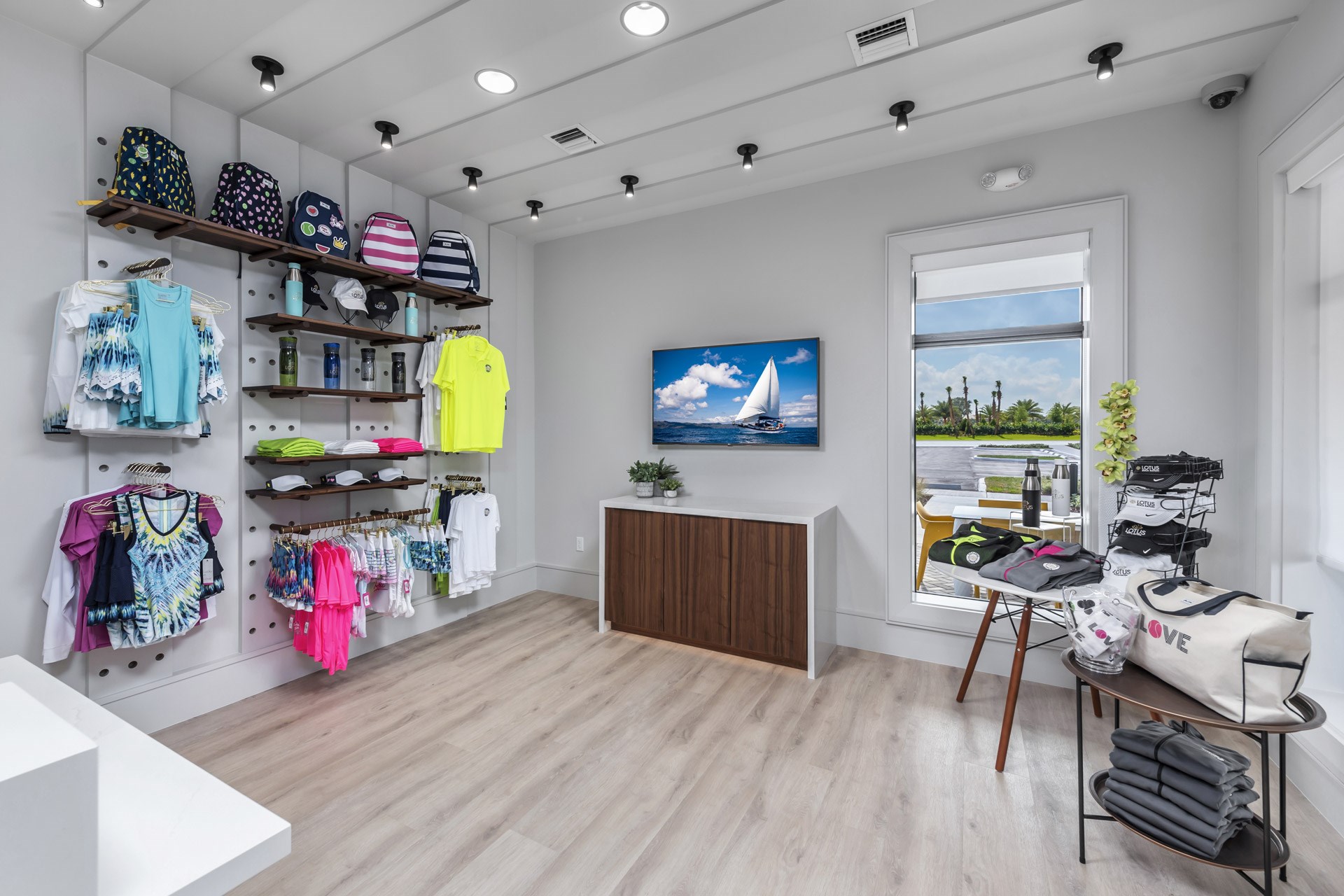 PRO SHOP