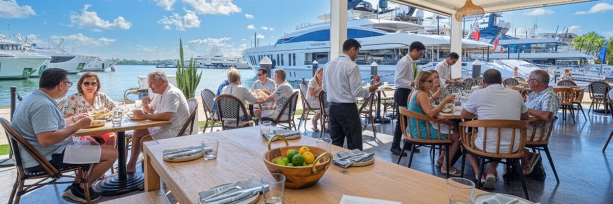 Waterside dining lifestyle (developer image)