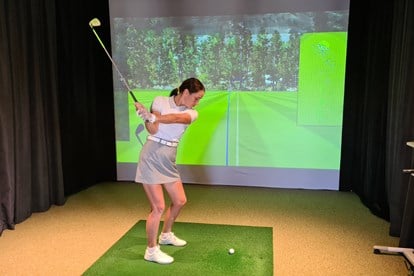 golf sim lady ss