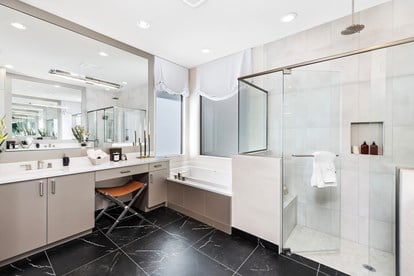 Bimini Grande Master Bathroom