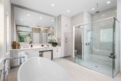 Caroline Grande Master Bath