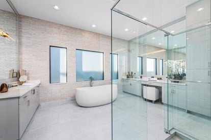 Caroline Grande Master Bath