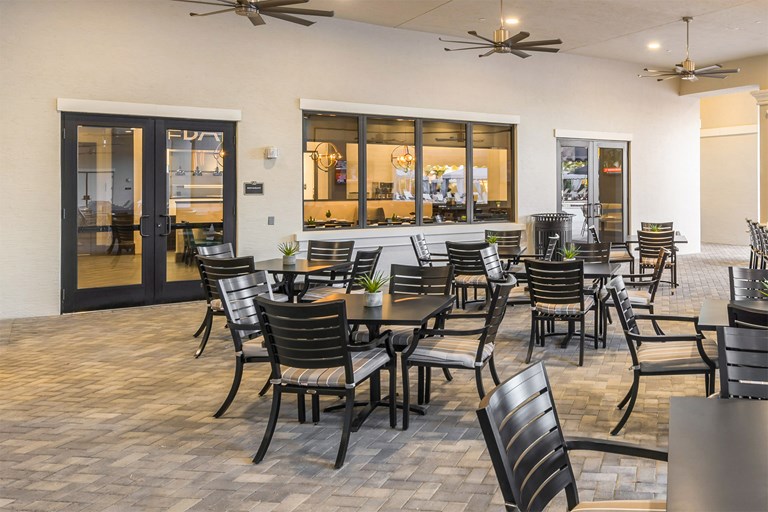 Valencia outdoor dining