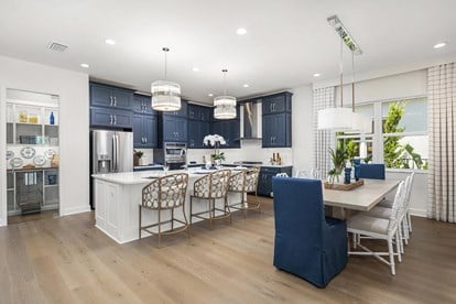  Sapphire Kitchen & Dining Room