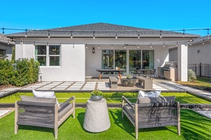 EXPANSIVE OUTDOOR LIVING