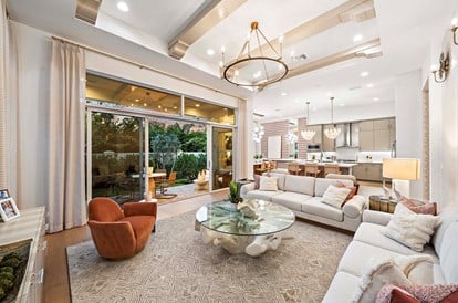Stellar Large Room