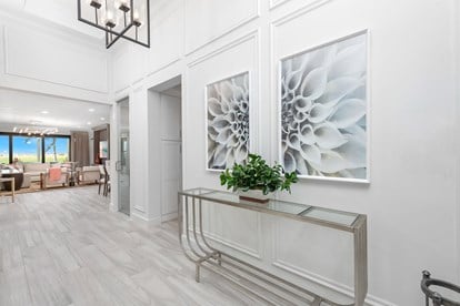 Bimini II Foyer