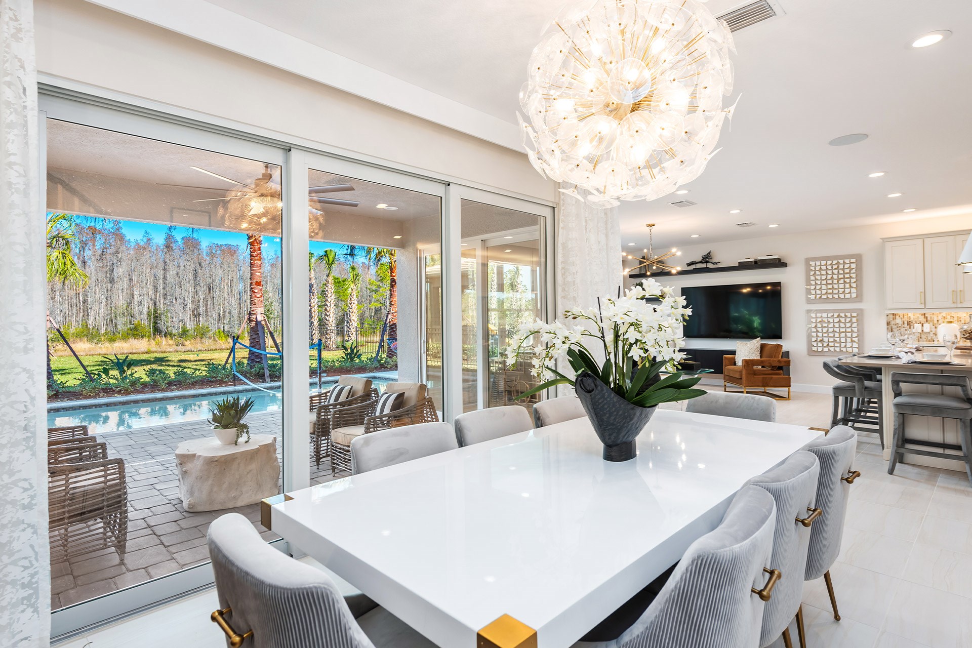 Alexia Dining Room